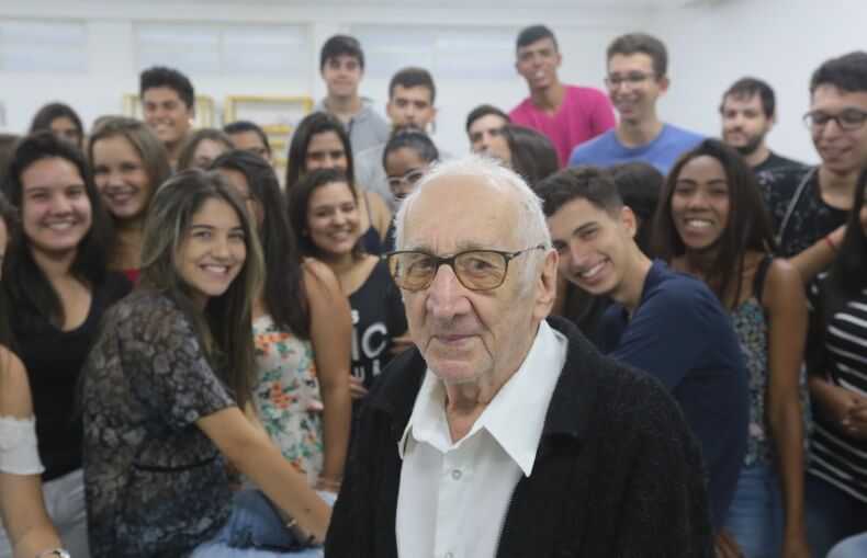 inspiringlife.pt - Aos 90 anos idoso realizou o sonho de entrar na Faculdade de Arquitectura