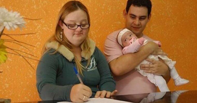 inspiringlife.pt - Mulher com Síndrome de Down dá à luz bebé sem qualquer deficiência