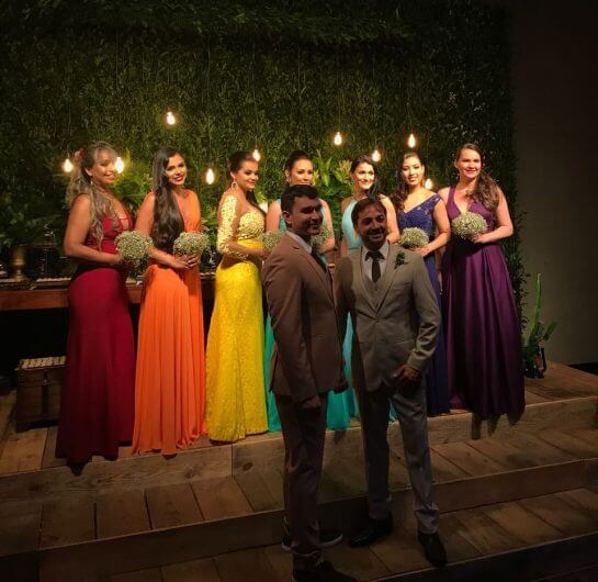 inspiringlife.pt - Damas-de-honor usam vestidos com as cores do arco-irís em casamento homossexual