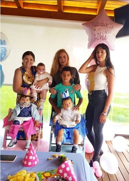 inspiringlife.pt - Filhos gémeos de Cristiano Ronaldo festejaram o seu 1º aniversário numa festa simples e adorável