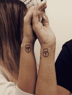 inspiringlife.pt - 17 ideias de tatuagens originais para casais expressarem o seu amor