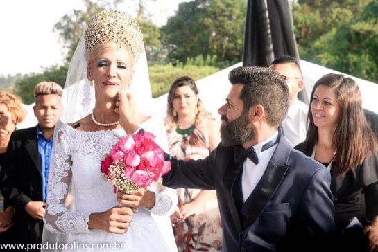 inspiringlife.pt - Casal de catadores realiza o seu sonho e casam na 2ª Parada LGBTQ de Franco da Rocha