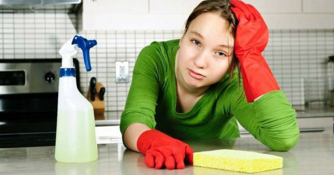 Mulheres casadas trabalham mais 7 horas em tarefas domésticas
