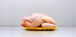 Frango é mais prejudicial à saúde do que qualquer outro alimento