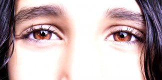 Pessoas com olhos castanhos são os seres mais interessantes que podes encontrar