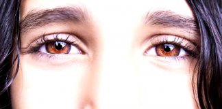 Pessoas com olhos castanhos são os seres mais interessantes que podes encontrar