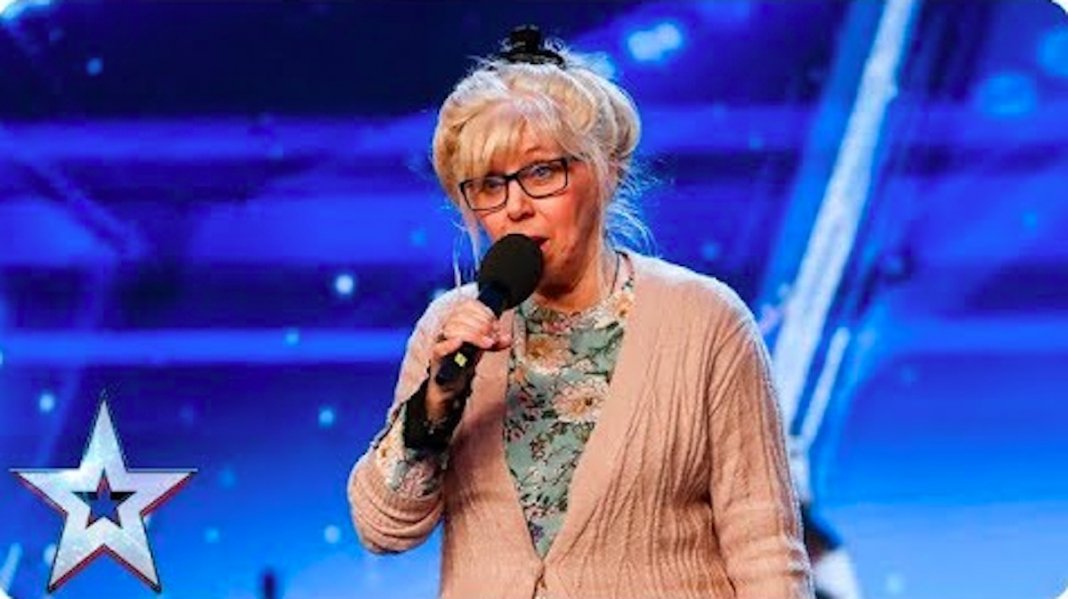 Mulher de 68 anos surpreende ao cantar “Highway To Hell” em Britains Got Talent