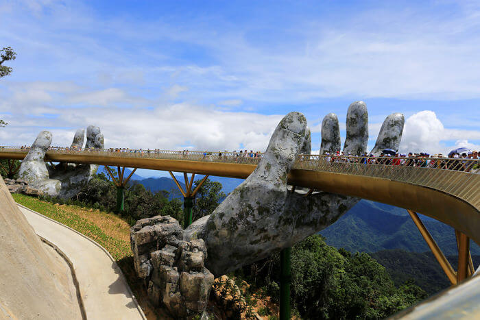 inspiringlife.pt - Nova ponte no Vietnam dá a sensação de estares no filme "Senhor dos Anéis"