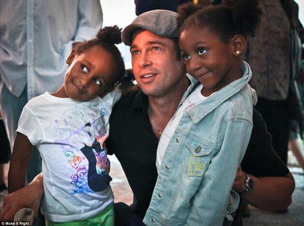 inspiringlife.pt - Brad Pitt ajuda a construir casas ecológicas para famílias vítimas do furacão Katrina