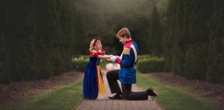 Jovem oferece adorável sessão fotográfica de Princesa a irmã mais nova