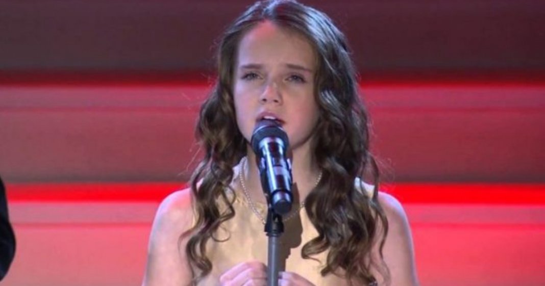 Menina de 9 anos surpreende em concurso de talentos ao cantar ópera