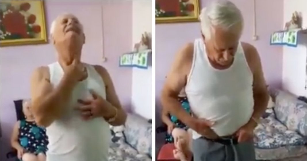 Velho de 80 anos brinca com a sua idade