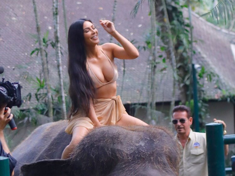 inspiringlife.pt - A triste história por trás das polémicas fotos de Kim Kardashian montando um elefante
