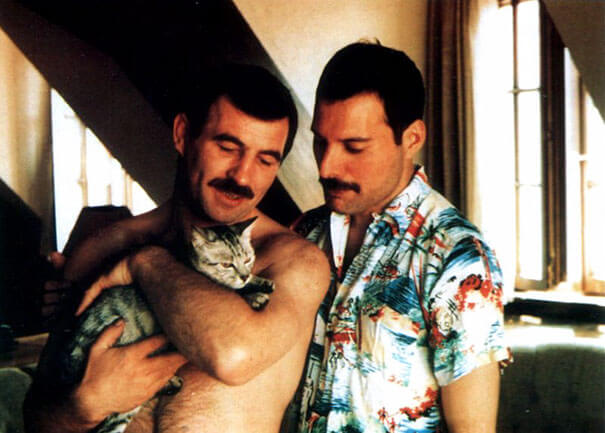 inspiringlife.pt - Fotos raras mostram o amor entre Freddie Mercury e o seu namorado