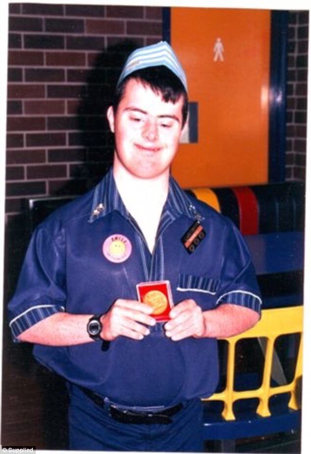 inspiringlife.pt - Funcionário do McDonald’s comemorou 30 anos de trabalho na empresa