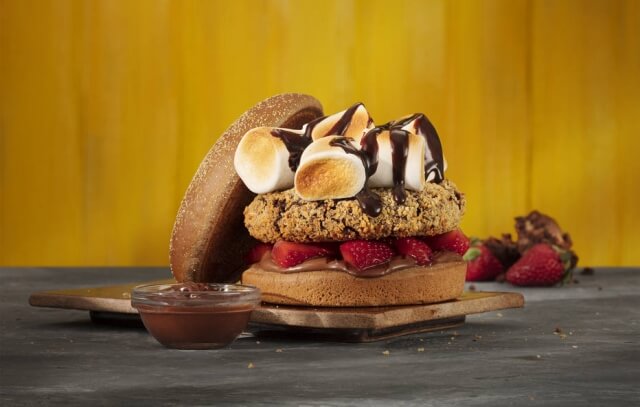 inspiringlife.pt - Já existe "hambúrguer" de Brownie, Marshmallow, Morango e Chocolate no Outback