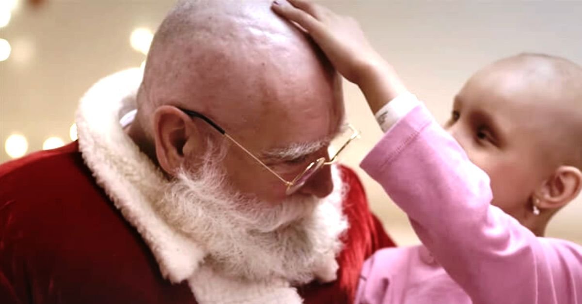 pai-natal-visita-criancas-com-cancro-e-rapa-cabelo-para-mostrar-que-e-igual-a-elas7
