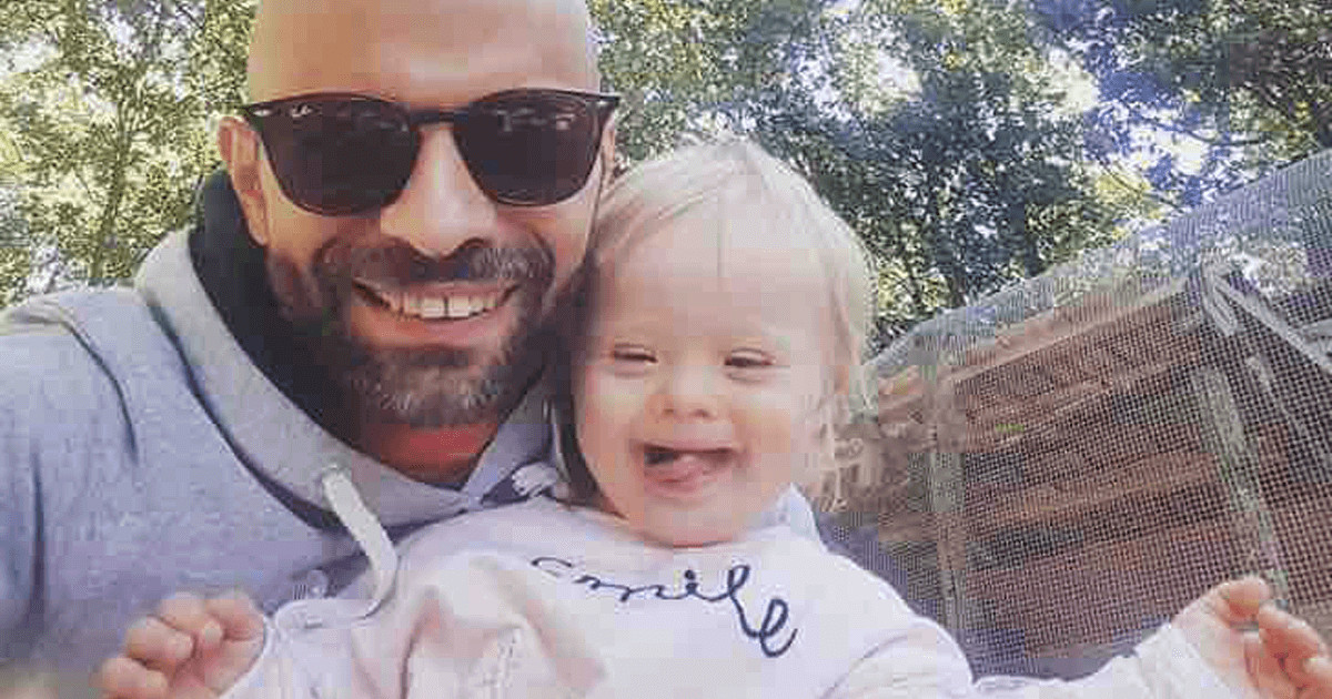 inspiringlife.pt - Este homem adotou um bebê com síndrome de Down que foi rejeitado por 20 famílias