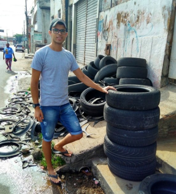 jovem-transforma-pneus-velhos-em-​​camas-confortaveis-para-animais-de-estimacao2