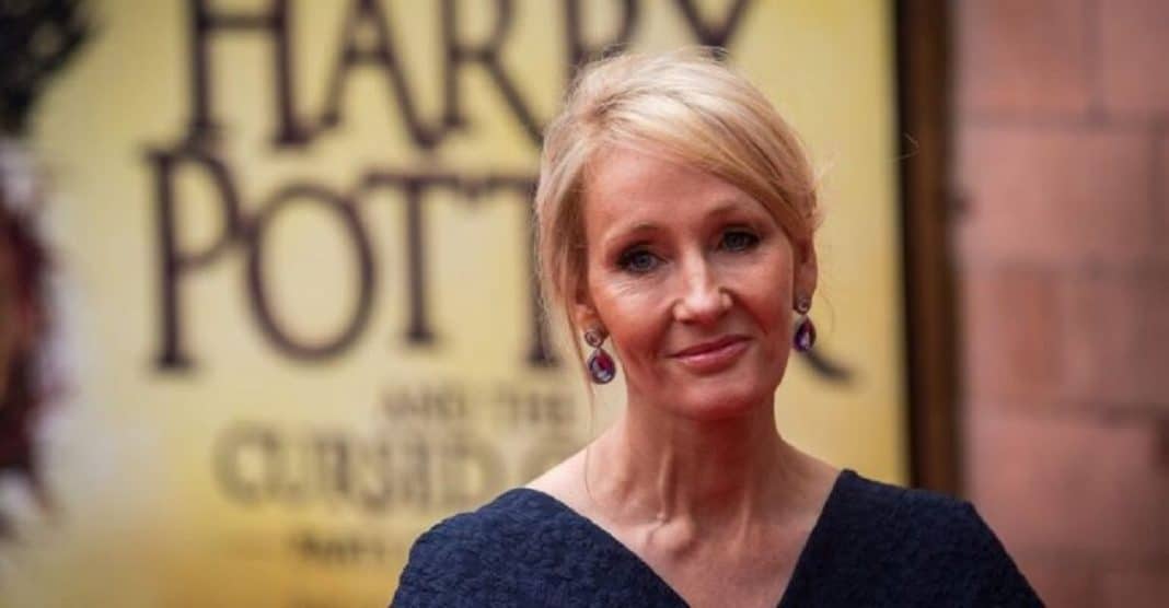 Autora de Harry Potter deixa de ser bilionária por fazer enormes doações à caridade