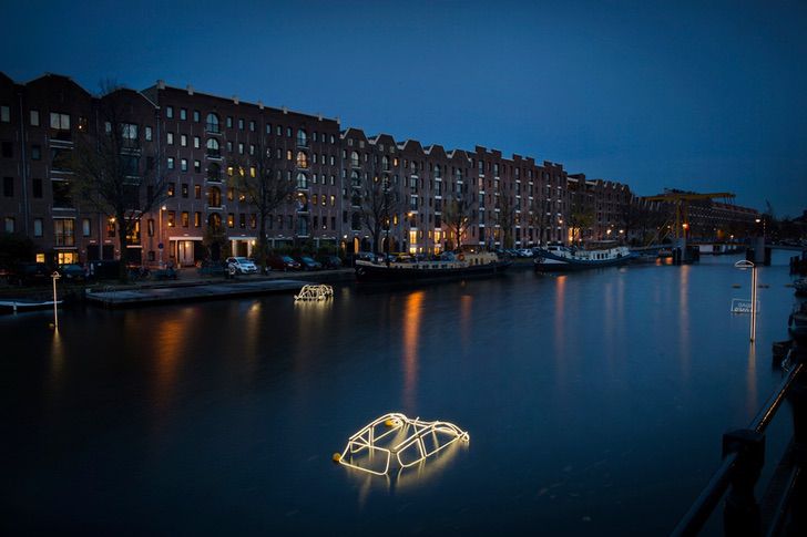 inspiringlife.pt - Amsterdão comemora o 8º festival de luzes com 16 esculturas de génio
