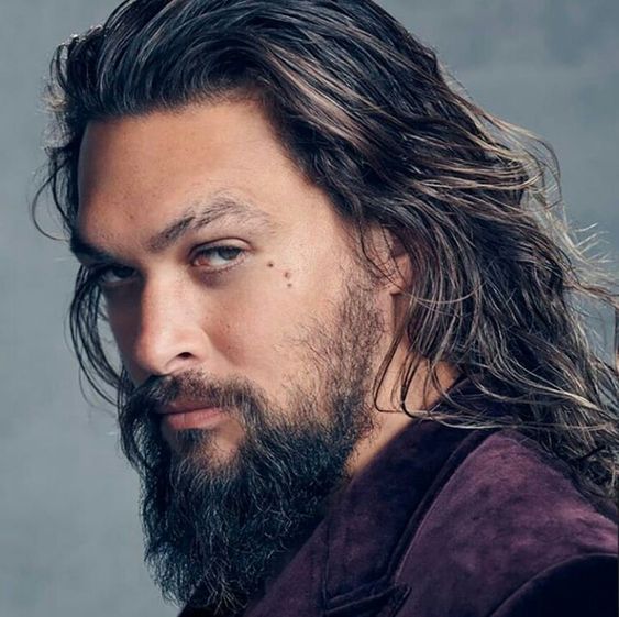 inspiringlife.pt - Jason Momoa foi escolhido como o "Homem do Ano" pela revista GQ