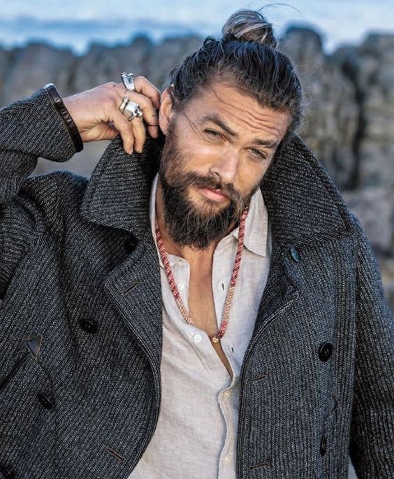 inspiringlife.pt - Jason Momoa foi escolhido como o "Homem do Ano" pela revista GQ