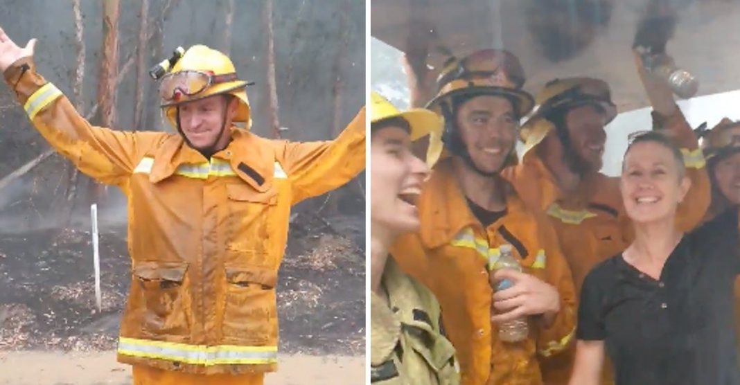 Finalmente, após semanas de incêndios, chove na Austrália