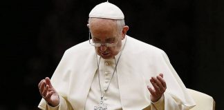 “Rezem pelos idosos que enfrentam a Covid-19 em solidão e medo”, disse o papa