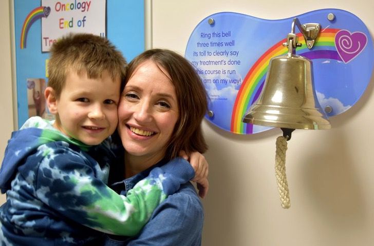 inspiringlife.pt - Mãe e seu filho vencem o câncer quase ao mesmo tempo