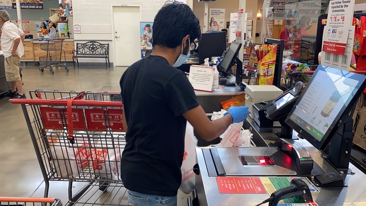 inspiringlife.pt - Jovens compram alimentos para os seus vizinhos de risco e idosos em quarentena