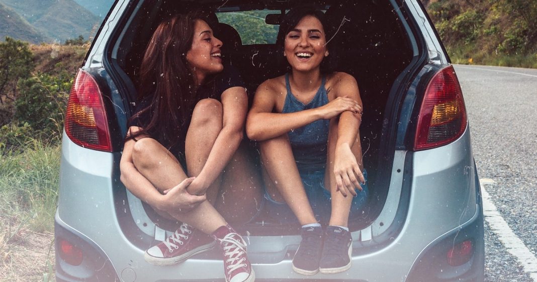 Viajar com amigas faz bem à saúde mental