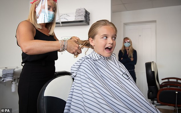 inspiringlife.pt - Menino deixa seu cabelo crescer por nove anos para doar a crianças com câncer