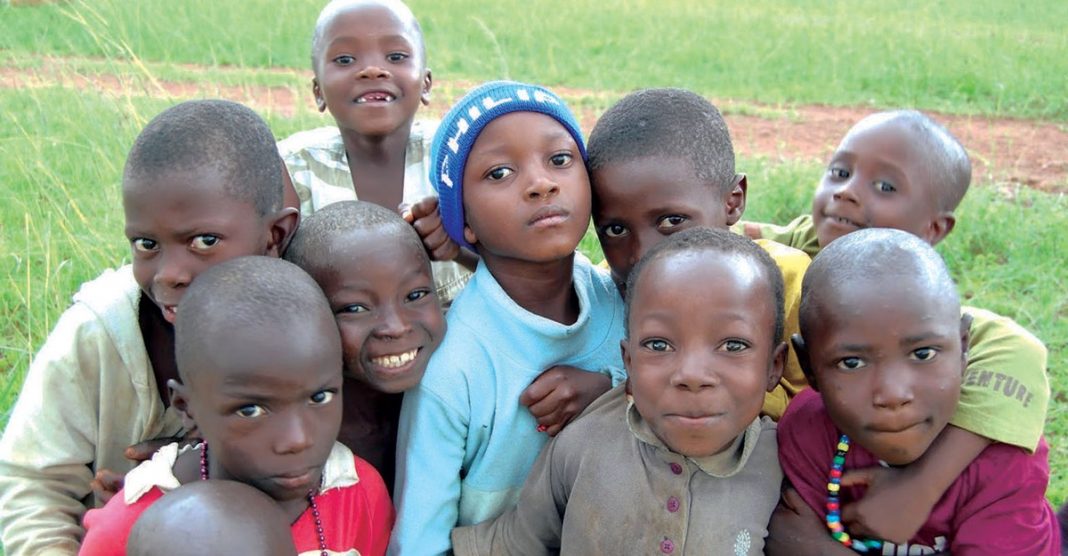 Nigéria aprova a castração para todos os condenados de abuso infantil