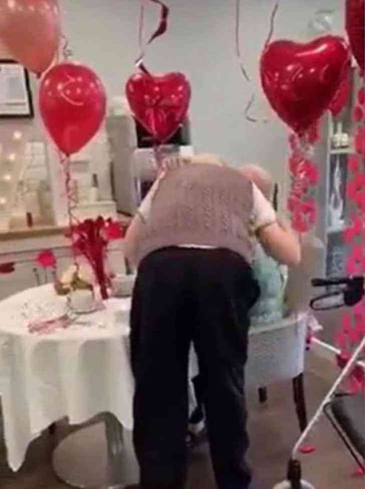 inspiringlife.pt - Mulher de 91 anos muda-se para uma casa de repouso para morar com o marido