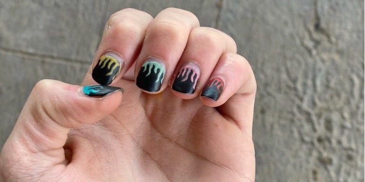 inspiringlife.pt - Estudante gay é suspenso da escola quando chega com as unhas pintadas à aula