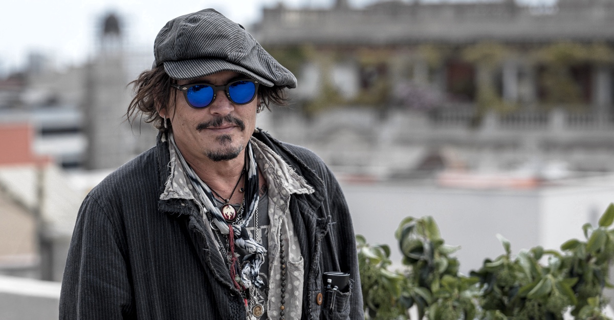 inspiringlife.pt - Johnny Depp foi afastado dos cinemas. ADEUS JACK SPARROW!