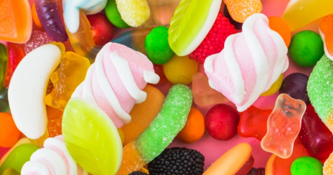 Lojas de doces online: as vantagens de comprar guloseimas confortavelmente a partir de casa